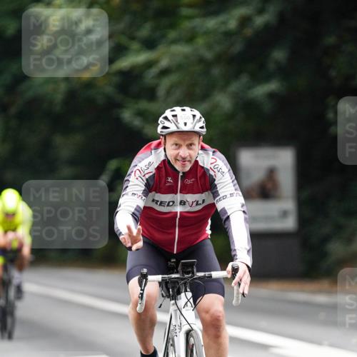 14.09.2025 - Stadtparktriathlon Michael Burmester http://msf.ph/oto/8909471 14.09.2025 10:08:49 Radfahren 550, 587, 593 meine-sportfotos.de