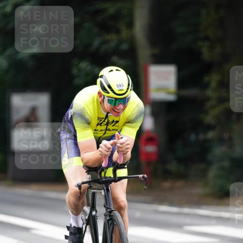 14.09.2025 - Stadtparktriathlon Michael Burmester http://msf.ph/oto/8909474 14.09.2025 10:08:51 Radfahren 550, 576, 587, 593 meine-sportfotos.de