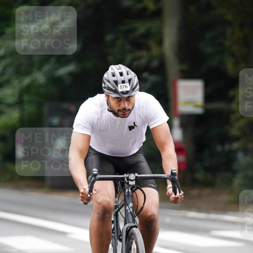 14.09.2025 - Stadtparktriathlon Michael Burmester http://msf.ph/oto/8909476 14.09.2025 10:08:59 Radfahren 576, 585, 614 meine-sportfotos.de