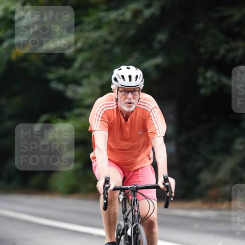 14.09.2025 - Stadtparktriathlon Michael Burmester http://msf.ph/oto/8909485 14.09.2025 10:09:10 Radfahren 518, 595, 616 meine-sportfotos.de