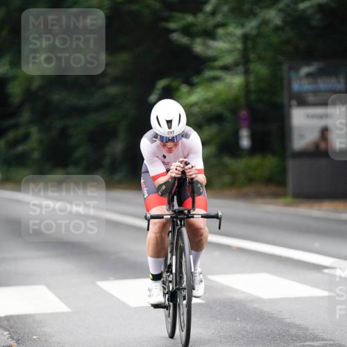 14.09.2025 - Stadtparktriathlon Michael Burmester http://msf.ph/oto/8909495 14.09.2025 10:09:20 Radfahren 518, 595, 597, 606 meine-sportfotos.de