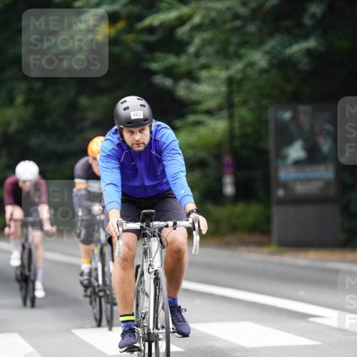 14.09.2025 - Stadtparktriathlon Michael Burmester http://msf.ph/oto/8909511 14.09.2025 10:09:37 Radfahren 512, 525, 551, 583, 599, 660 meine-sportfotos.de