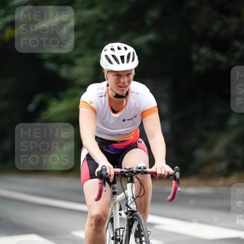 14.09.2025 - Stadtparktriathlon Michael Burmester http://msf.ph/oto/8909523 14.09.2025 10:09:52 Radfahren 523, 581, 609, 615 meine-sportfotos.de