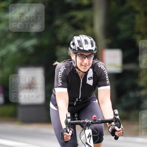 14.09.2025 - Stadtparktriathlon Michael Burmester http://msf.ph/oto/8909533 14.09.2025 10:10:13 Radfahren 544, 571 meine-sportfotos.de