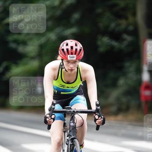 14.09.2025 - Stadtparktriathlon Michael Burmester http://msf.ph/oto/8909535 14.09.2025 10:10:17 Radfahren 544, 571, 577, 594 meine-sportfotos.de