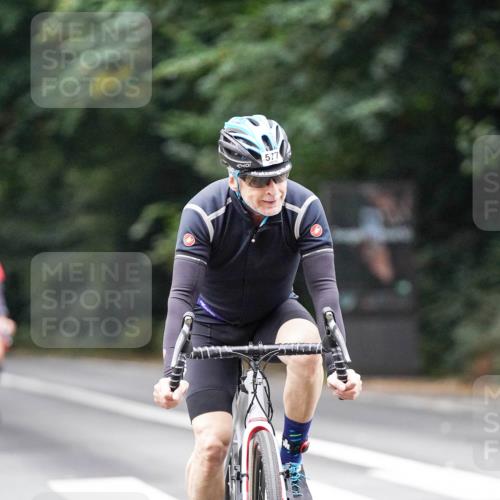 14.09.2025 - Stadtparktriathlon Michael Burmester http://msf.ph/oto/8909542 14.09.2025 10:10:24 Radfahren 561, 577, 594 meine-sportfotos.de
