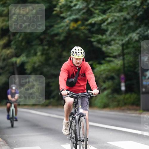 14.09.2025 - Stadtparktriathlon Michael Burmester http://msf.ph/oto/8909550 14.09.2025 10:10:46 Radfahren 514, 529, 564, 620 meine-sportfotos.de