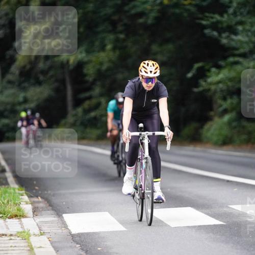 14.09.2025 - Stadtparktriathlon Michael Burmester http://msf.ph/oto/8909554 14.09.2025 10:11:03 Radfahren 530, 574 meine-sportfotos.de