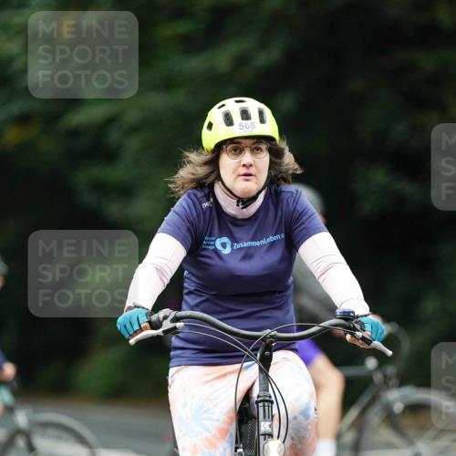 14.09.2025 - Stadtparktriathlon Michael Burmester http://msf.ph/oto/8909566 14.09.2025 10:11:20 Radfahren 528, 533, 568 meine-sportfotos.de