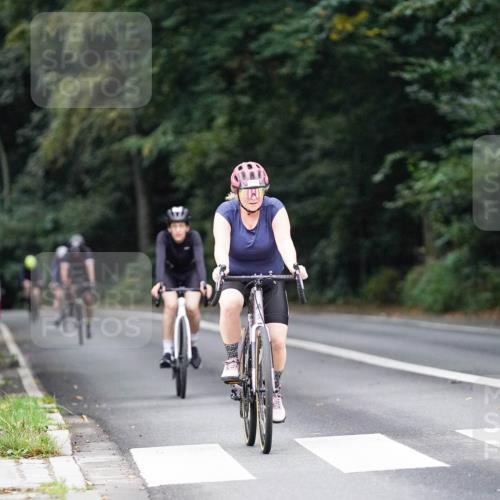 14.09.2025 - Stadtparktriathlon Michael Burmester http://msf.ph/oto/8909567 14.09.2025 10:11:27 Radfahren 565, 568, 589, 596 meine-sportfotos.de