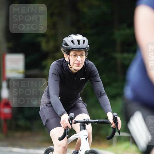 14.09.2025 - Stadtparktriathlon Michael Burmester http://msf.ph/oto/8909569 14.09.2025 10:11:30 Radfahren 532, 565, 589, 596 meine-sportfotos.de