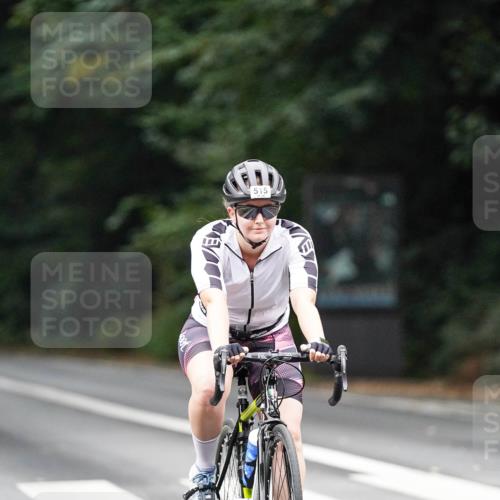 14.09.2025 - Stadtparktriathlon Michael Burmester http://msf.ph/oto/8909581 14.09.2025 10:11:46 Radfahren 515, 539, 592 meine-sportfotos.de