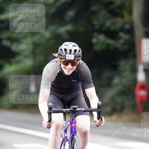 14.09.2025 - Stadtparktriathlon Michael Burmester http://msf.ph/oto/8909597 14.09.2025 10:12:18 Radfahren 617 meine-sportfotos.de