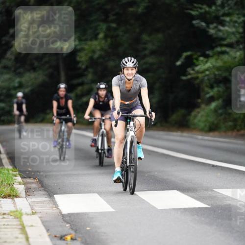 14.09.2025 - Stadtparktriathlon Michael Burmester http://msf.ph/oto/8909630 14.09.2025 10:13:25 Radfahren 521, 522, 527, 546, 562, 586 meine-sportfotos.de