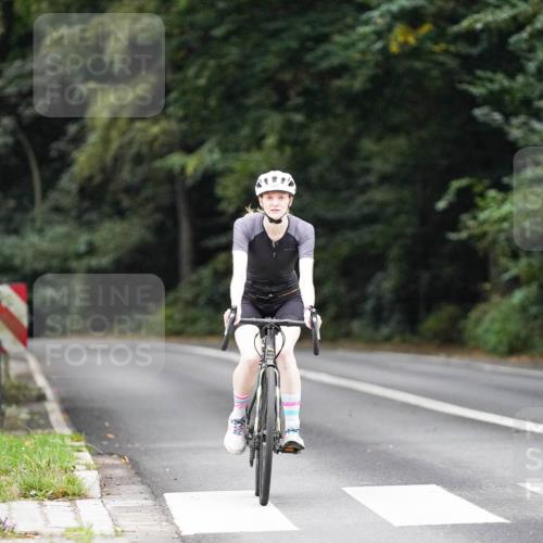 14.09.2025 - Stadtparktriathlon Michael Burmester http://msf.ph/oto/8909639 14.09.2025 10:13:33 Radfahren 521, 526, 527, 546 meine-sportfotos.de