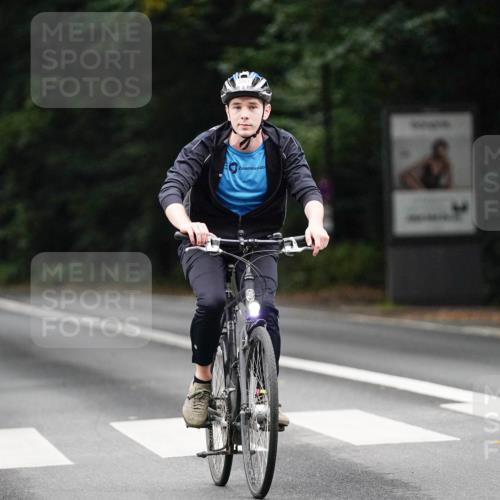 14.09.2025 - Stadtparktriathlon Michael Burmester http://msf.ph/oto/8909641 14.09.2025 10:13:57 Radfahren 548, 553 meine-sportfotos.de