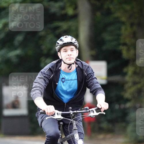 14.09.2025 - Stadtparktriathlon Michael Burmester http://msf.ph/oto/8909642 14.09.2025 10:13:58 Radfahren 548, 553 meine-sportfotos.de