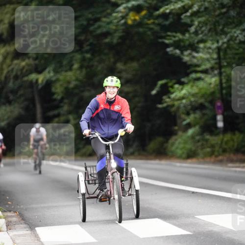 14.09.2025 - Stadtparktriathlon Michael Burmester http://msf.ph/oto/8909665 14.09.2025 10:14:47 Radfahren 582, 584 meine-sportfotos.de