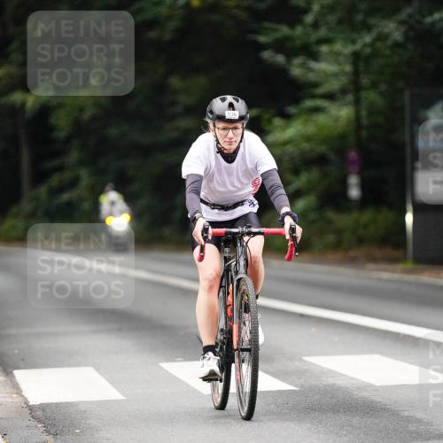 14.09.2025 - Stadtparktriathlon Michael Burmester http://msf.ph/oto/8909671 14.09.2025 10:14:55 Radfahren 536, 582, 584, 717 meine-sportfotos.de