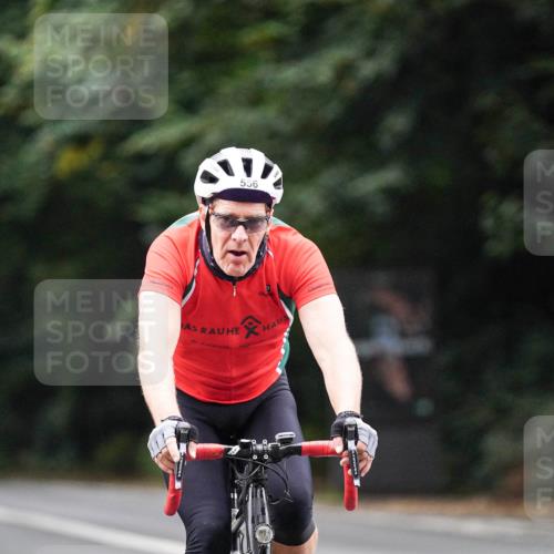 14.09.2025 - Stadtparktriathlon Michael Burmester http://msf.ph/oto/8909691 14.09.2025 10:15:30 Radfahren 556, 591, 706 meine-sportfotos.de