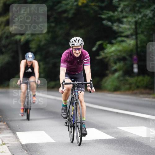 14.09.2025 - Stadtparktriathlon Michael Burmester http://msf.ph/oto/8909692 14.09.2025 10:15:32 Radfahren 556, 591, 706 meine-sportfotos.de