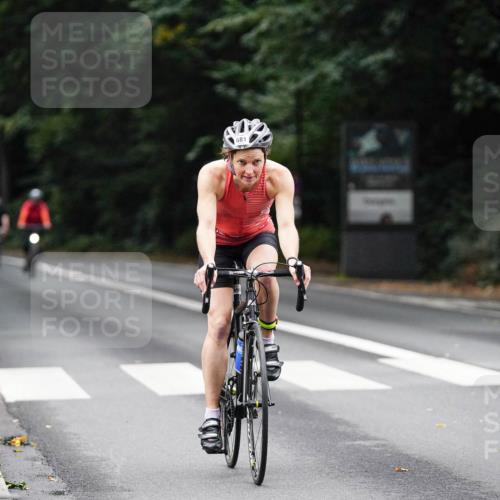 14.09.2025 - Stadtparktriathlon Michael Burmester http://msf.ph/oto/8909713 14.09.2025 10:16:11 Radfahren 537, 542, 587, 618, 624, 642, 681 meine-sportfotos.de