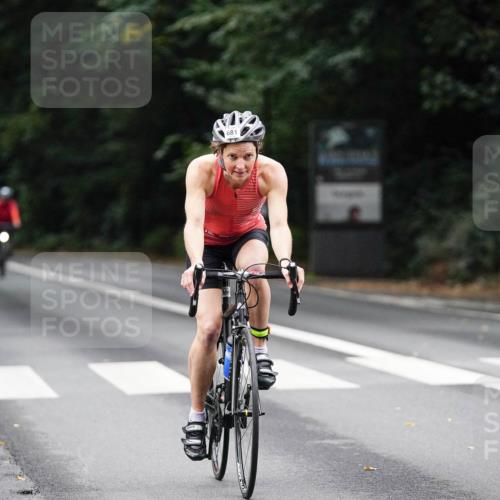 14.09.2025 - Stadtparktriathlon Michael Burmester http://msf.ph/oto/8909714 14.09.2025 10:16:11 Radfahren 537, 542, 587, 618, 624, 642, 681 meine-sportfotos.de