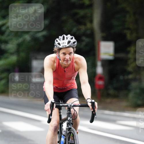 14.09.2025 - Stadtparktriathlon Michael Burmester http://msf.ph/oto/8909715 14.09.2025 10:16:11 Radfahren 537, 542, 587, 618, 624, 642, 681 meine-sportfotos.de