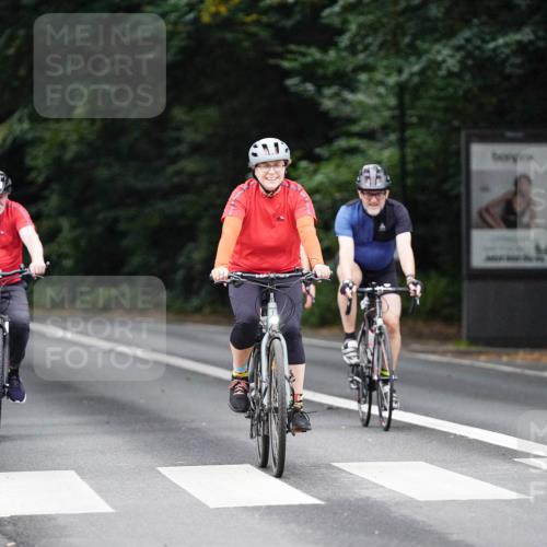 14.09.2025 - Stadtparktriathlon Michael Burmester http://msf.ph/oto/8909716 14.09.2025 10:16:17 Radfahren 542, 580, 587, 598, 642, 681 meine-sportfotos.de