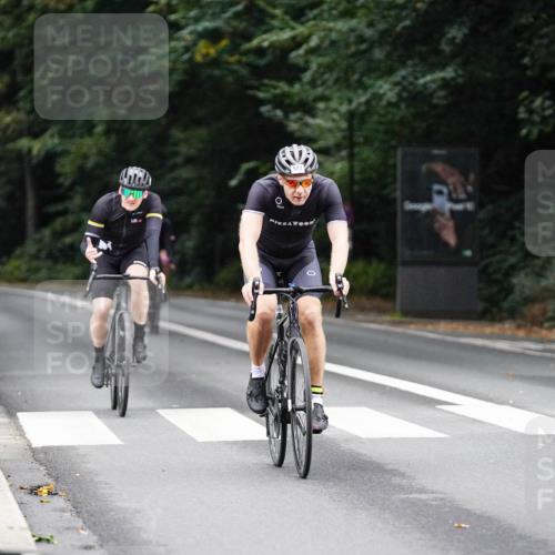 14.09.2025 - Stadtparktriathlon Michael Burmester http://msf.ph/oto/8909722 14.09.2025 10:16:28 Radfahren 513, 555, 573, 580, 595 meine-sportfotos.de