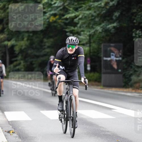 14.09.2025 - Stadtparktriathlon Michael Burmester http://msf.ph/oto/8909723 14.09.2025 10:16:29 Radfahren 513, 555, 573, 580, 595, 629 meine-sportfotos.de