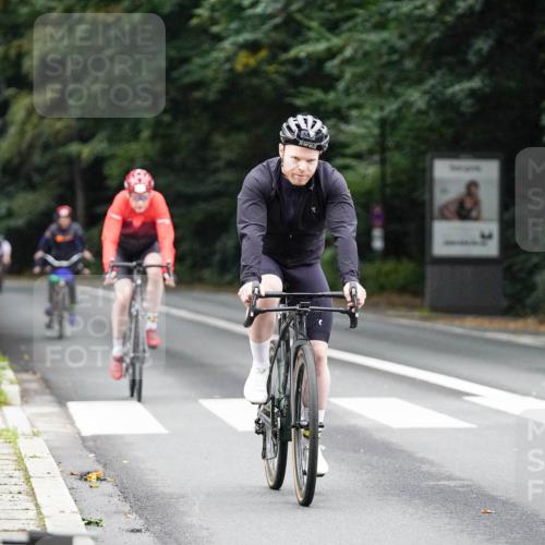 14.09.2025 - Stadtparktriathlon Michael Burmester http://msf.ph/oto/8909735 14.09.2025 10:16:41 Radfahren 550, 585, 588, 614, 615, 629 meine-sportfotos.de