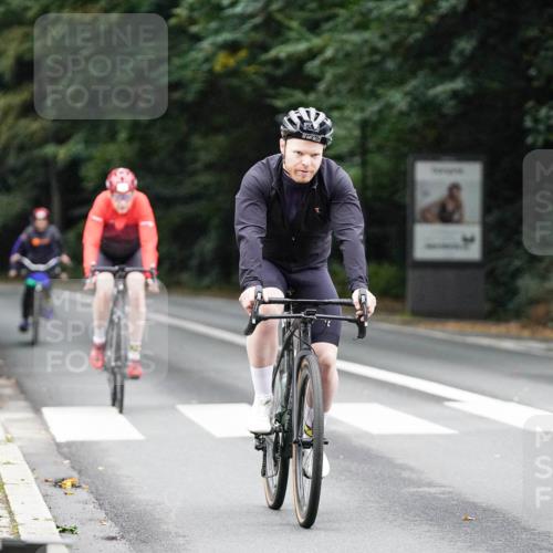 14.09.2025 - Stadtparktriathlon Michael Burmester http://msf.ph/oto/8909736 14.09.2025 10:16:41 Radfahren 550, 585, 588, 614, 615, 629 meine-sportfotos.de