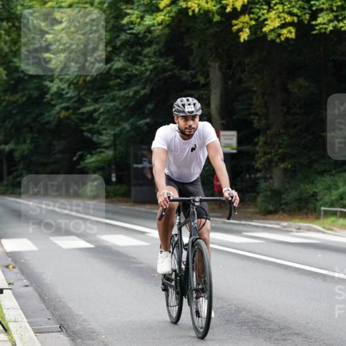 14.09.2025 - Stadtparktriathlon Michael Burmester http://msf.ph/oto/8909747 14.09.2025 10:16:56 Radfahren 535, 576, 594 meine-sportfotos.de
