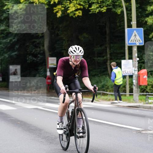 14.09.2025 - Stadtparktriathlon Michael Burmester http://msf.ph/oto/8909753 14.09.2025 10:17:10 Radfahren 525, 551, 630, 660 meine-sportfotos.de