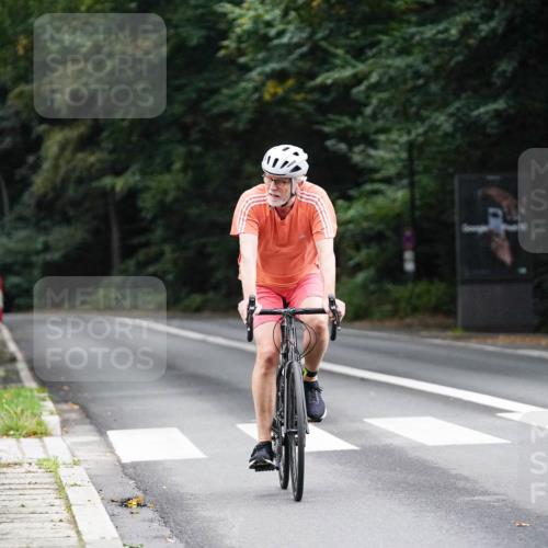 14.09.2025 - Stadtparktriathlon Michael Burmester http://msf.ph/oto/8909759 14.09.2025 10:17:25 Radfahren 616 meine-sportfotos.de