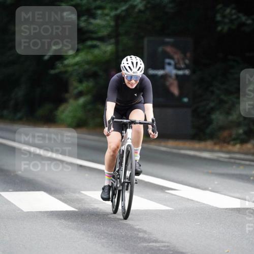 14.09.2025 - Stadtparktriathlon Michael Burmester http://msf.ph/oto/8909763 14.09.2025 10:19:15 Radfahren 530, 581, 665, 693, 695 meine-sportfotos.de