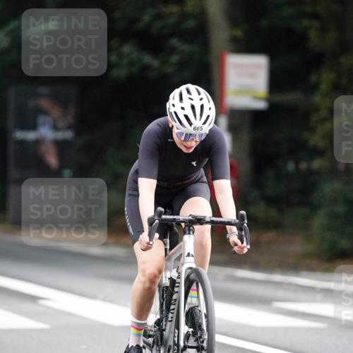 14.09.2025 - Stadtparktriathlon Michael Burmester http://msf.ph/oto/8909764 14.09.2025 10:19:16 Radfahren 530, 581, 665 meine-sportfotos.de