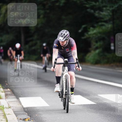 14.09.2025 - Stadtparktriathlon Michael Burmester http://msf.ph/oto/8909768 14.09.2025 10:19:27 Radfahren 589, 622, 667 meine-sportfotos.de