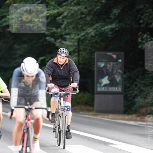 14.09.2025 - Stadtparktriathlon Michael Burmester http://msf.ph/oto/8909789 14.09.2025 10:20:07 Radfahren 539, 592, 611, 632, 661, 677, 687 meine-sportfotos.de