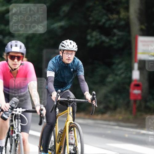 14.09.2025 - Stadtparktriathlon Michael Burmester http://msf.ph/oto/8909793 14.09.2025 10:20:11 Radfahren 539, 592, 611, 632, 661, 677, 687 meine-sportfotos.de