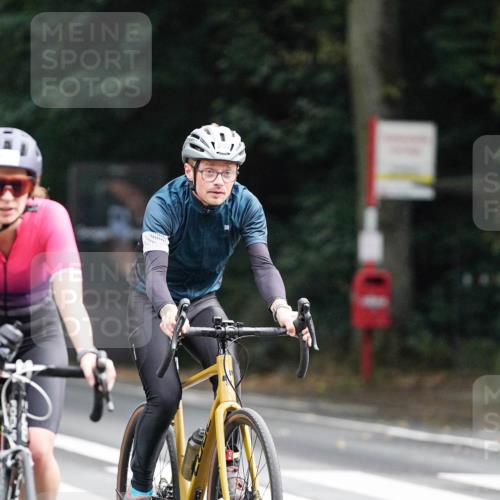 14.09.2025 - Stadtparktriathlon Michael Burmester http://msf.ph/oto/8909794 14.09.2025 10:20:11 Radfahren 539, 592, 611, 632, 661, 677, 687 meine-sportfotos.de