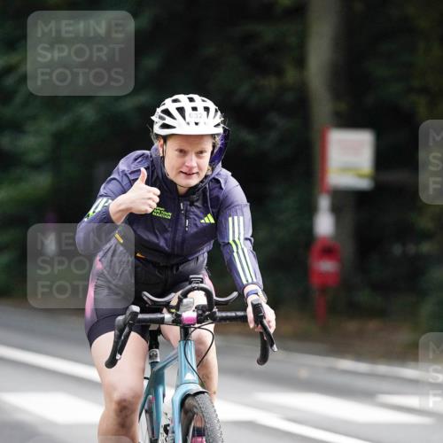 14.09.2025 - Stadtparktriathlon Michael Burmester http://msf.ph/oto/8909798 14.09.2025 10:20:14 Radfahren 539, 565, 592, 599, 611, 632, 661, 677, 687 meine-sportfotos.de