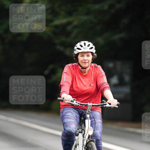 14.09.2025 - Stadtparktriathlon Michael Burmester http://msf.ph/oto/8909805 14.09.2025 10:20:20 Radfahren 565, 599, 632 meine-sportfotos.de