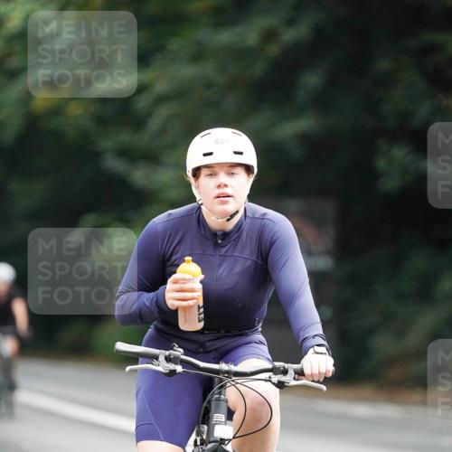 14.09.2025 - Stadtparktriathlon Michael Burmester http://msf.ph/oto/8909812 14.09.2025 10:20:40 Radfahren 532, 547, 620, 628, 685, 688, 702, 710 meine-sportfotos.de