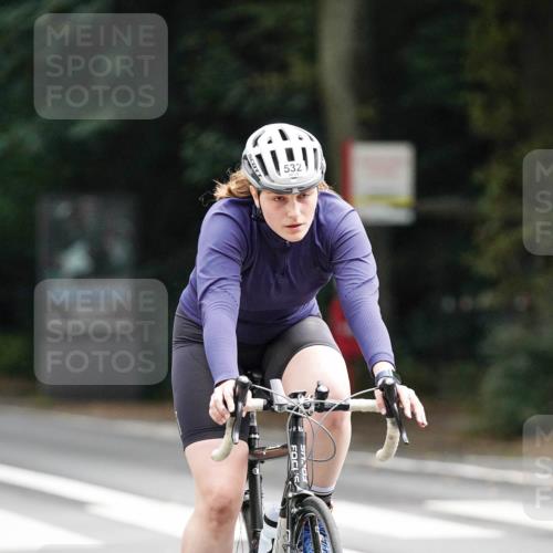 14.09.2025 - Stadtparktriathlon Michael Burmester http://msf.ph/oto/8909823 14.09.2025 10:20:48 Radfahren 532, 610, 619, 620, 685, 688, 694, 710 meine-sportfotos.de