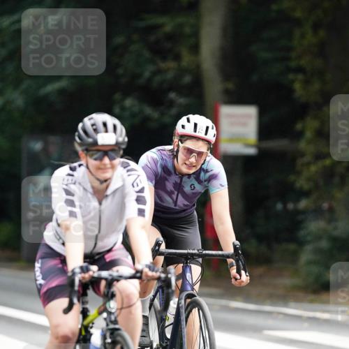 14.09.2025 - Stadtparktriathlon Michael Burmester http://msf.ph/oto/8909836 14.09.2025 10:20:59 Radfahren 515, 619, 637, 694, 720 meine-sportfotos.de