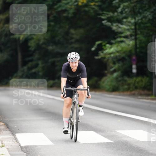 14.09.2025 - Stadtparktriathlon Michael Burmester http://msf.ph/oto/8909845 14.09.2025 10:21:18 Radfahren 524, 566, 648 meine-sportfotos.de