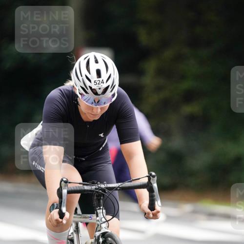 14.09.2025 - Stadtparktriathlon Michael Burmester http://msf.ph/oto/8909847 14.09.2025 10:21:19 Radfahren 524, 566, 648 meine-sportfotos.de