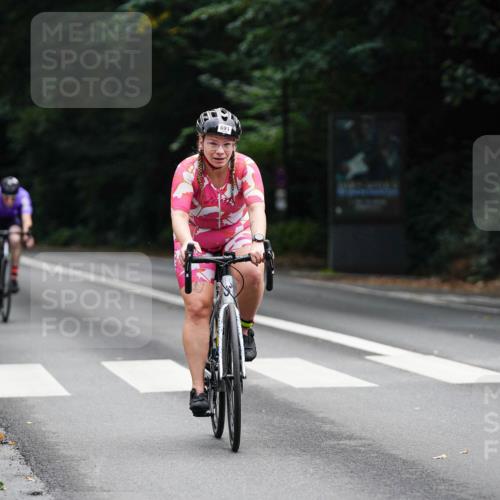 14.09.2025 - Stadtparktriathlon Michael Burmester http://msf.ph/oto/8909857 14.09.2025 10:21:39 Radfahren 509, 528, 531, 562, 570, 657, 691 meine-sportfotos.de